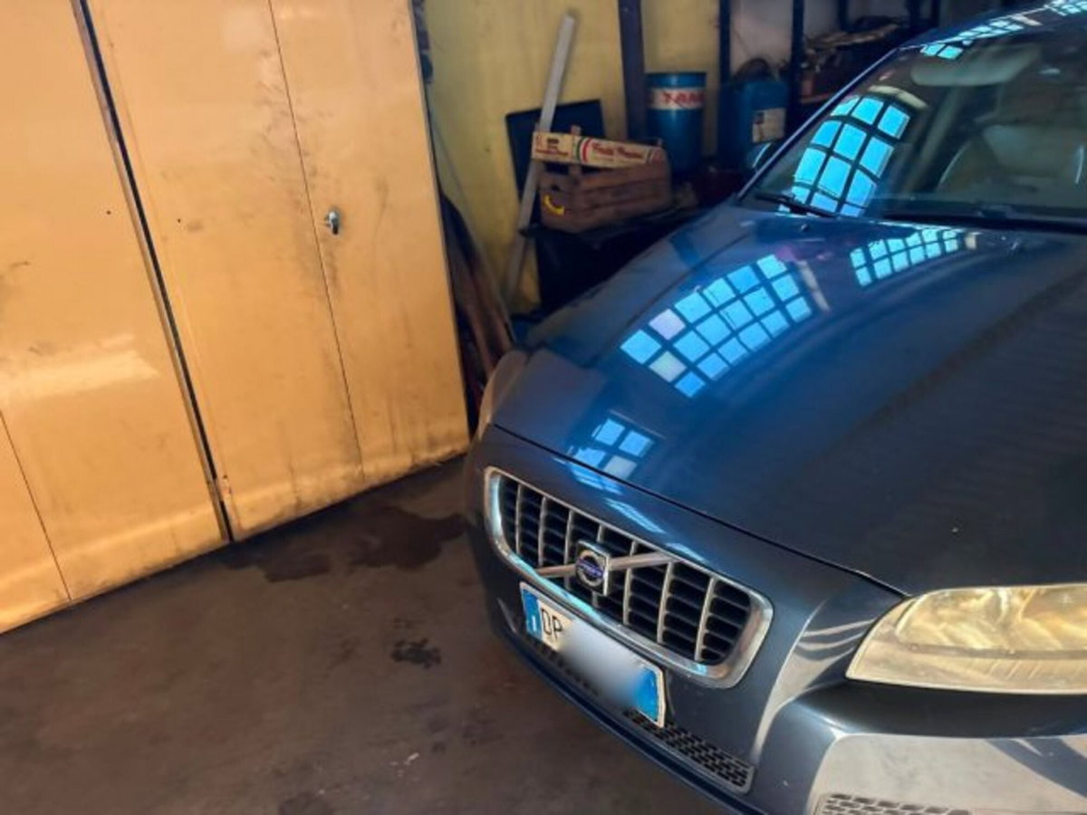 Volvo V70 2.4 D Momentum (4)