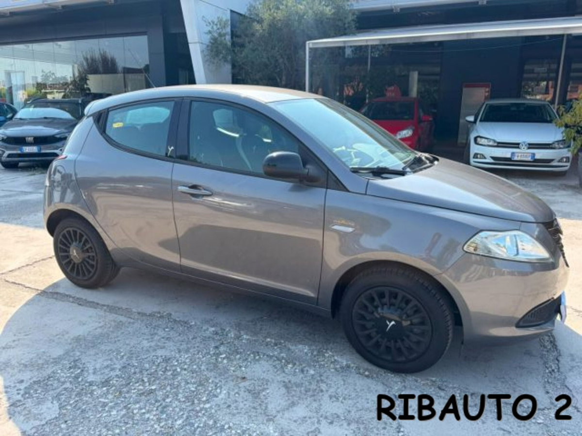 Lancia Ypsilon 1.2 69 CV 5 porte Elle (11)