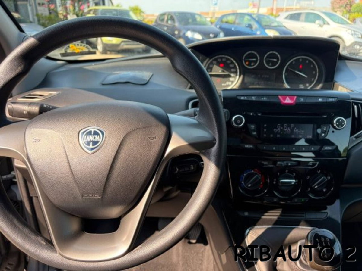 Lancia Ypsilon 1.2 69 CV 5 porte Elle (13)
