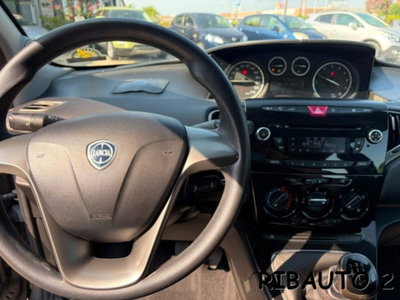 Lancia Ypsilon 1.2 69 CV 5 porte Elle (13)