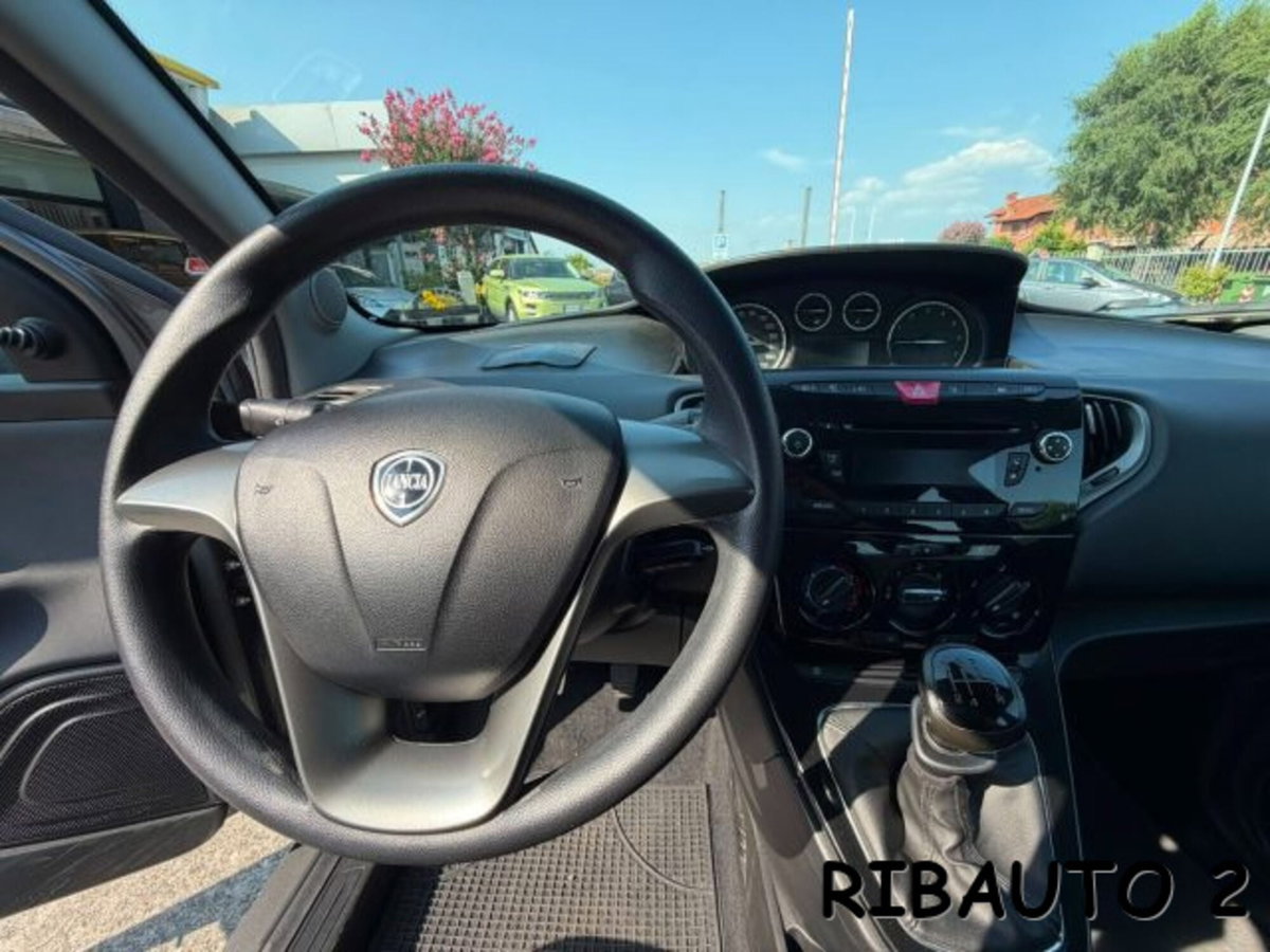 Lancia Ypsilon 1.2 69 CV 5 porte Elle (14)