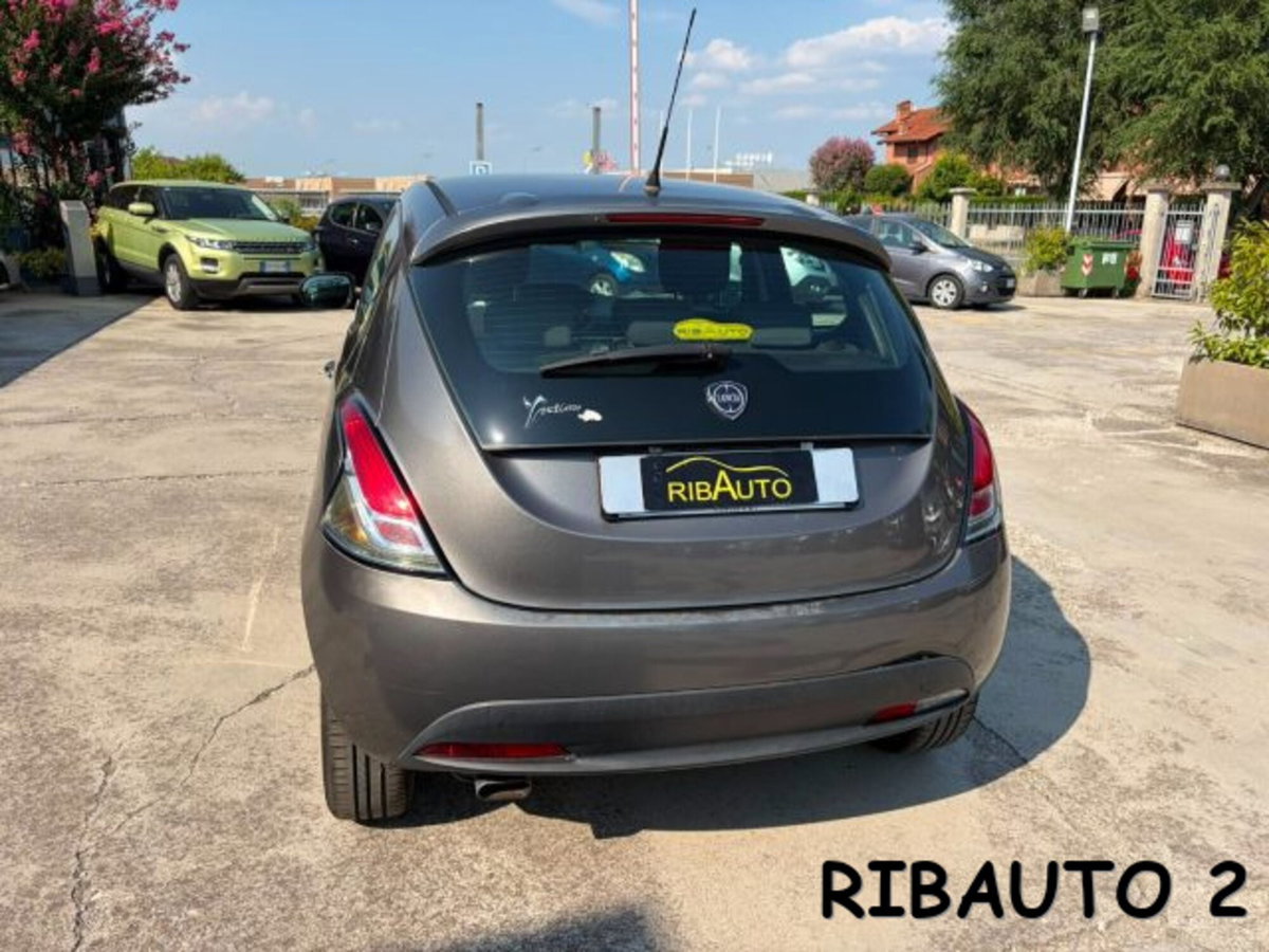 Lancia Ypsilon 1.2 69 CV 5 porte Elle (15)