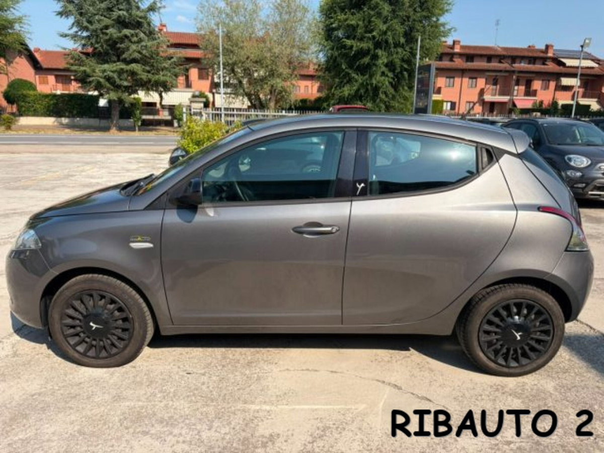 Lancia Ypsilon 1.2 69 CV 5 porte Elle (17)
