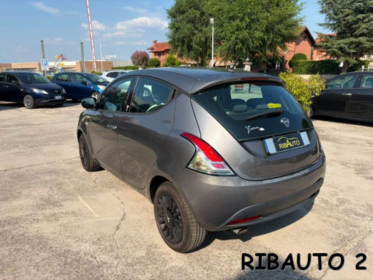 Lancia Ypsilon 1.2 69 CV 5 porte Elle (3)