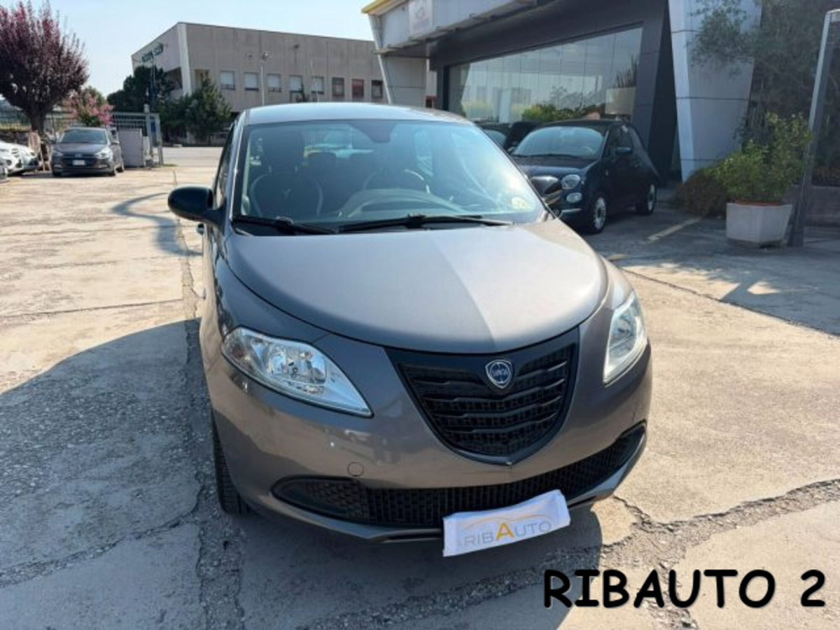 Lancia Ypsilon 1.2 69 CV 5 porte Elle (4)