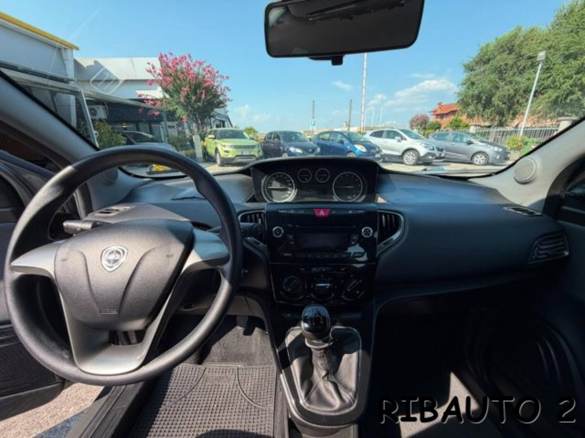 Lancia Ypsilon 1.2 69 CV 5 porte Elle (9)