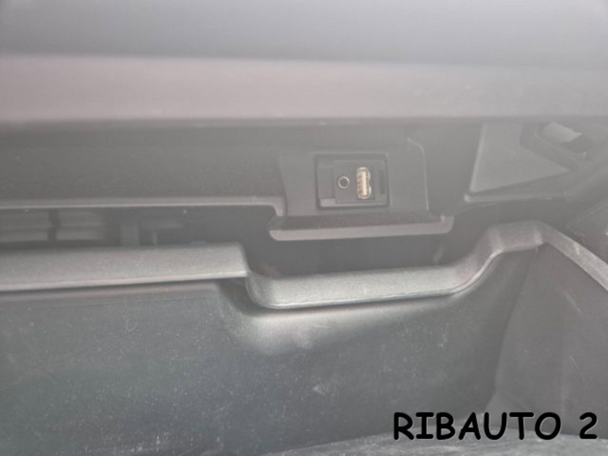 Toyota Yaris 1.0 5 porte Active (16)