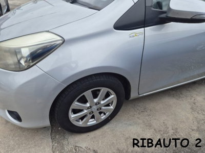 Toyota Yaris 1.0 5 porte Active (6)