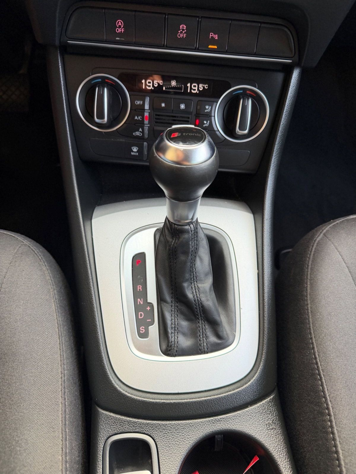 Audi Q3 2.0 TDI 150 CV quattro S tronic Design (18)