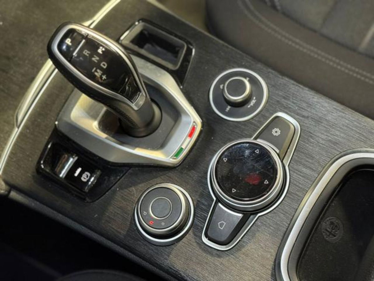 Alfa Romeo Stelvio Stelvio 2.2 Turbodiesel 190 CV AT8 Q4 Super Business (16)