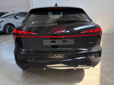 Audi Q3 Sportback 40 2.0 tdi Identity Black quattro 193cv s-tronic (3)