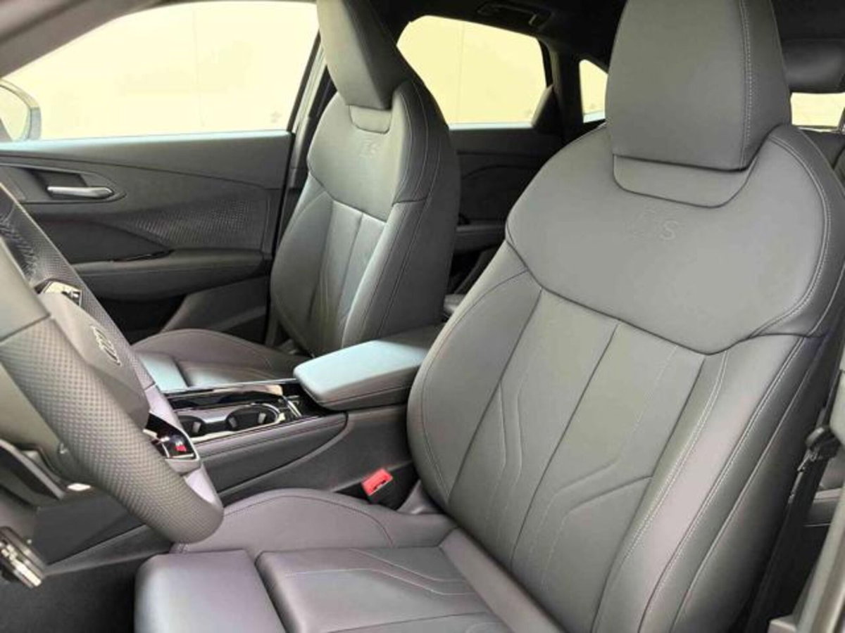 Audi Q3 Sportback 40 2.0 tdi Identity Black quattro 193cv s-tronic (5)