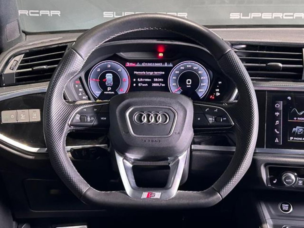 Audi Q3 35 2.0 tdi Identity Black s-tronic (11)