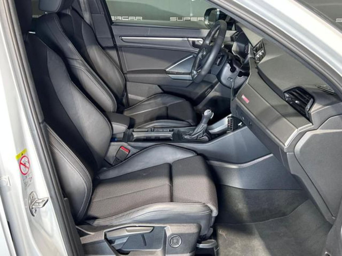 Audi Q3 35 2.0 tdi Identity Black s-tronic (12)