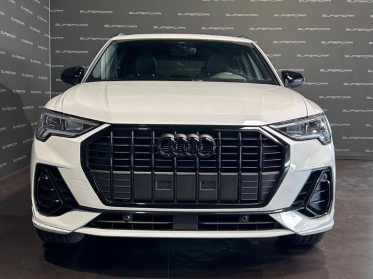 Audi Q3 35 2.0 tdi Identity Black s-tronic (2)