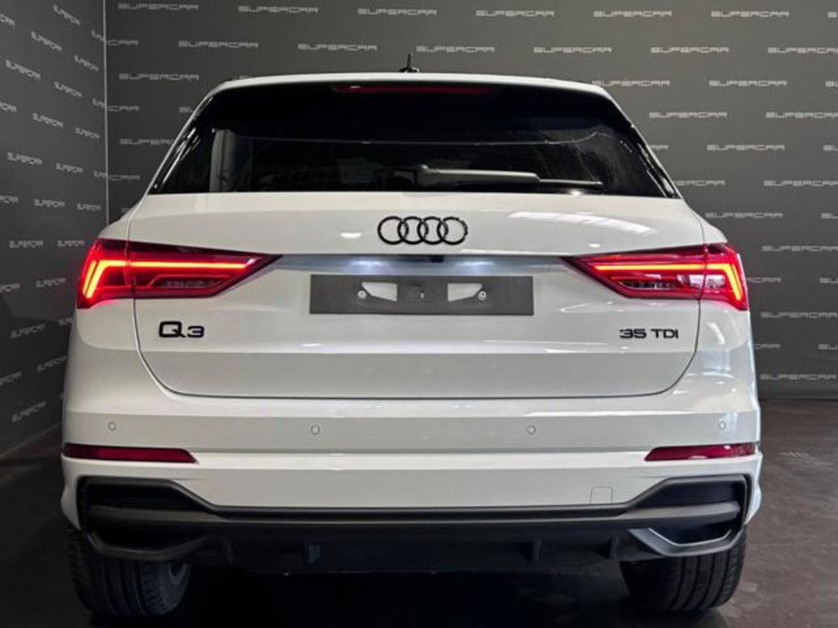 Audi Q3 35 2.0 tdi Identity Black s-tronic (4)