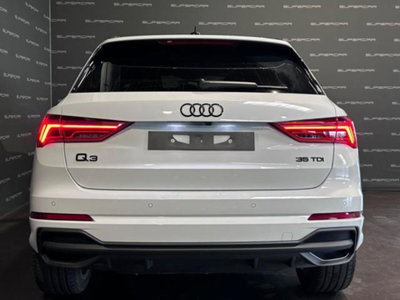 Audi Q3 35 2.0 tdi Identity Black s-tronic (4)