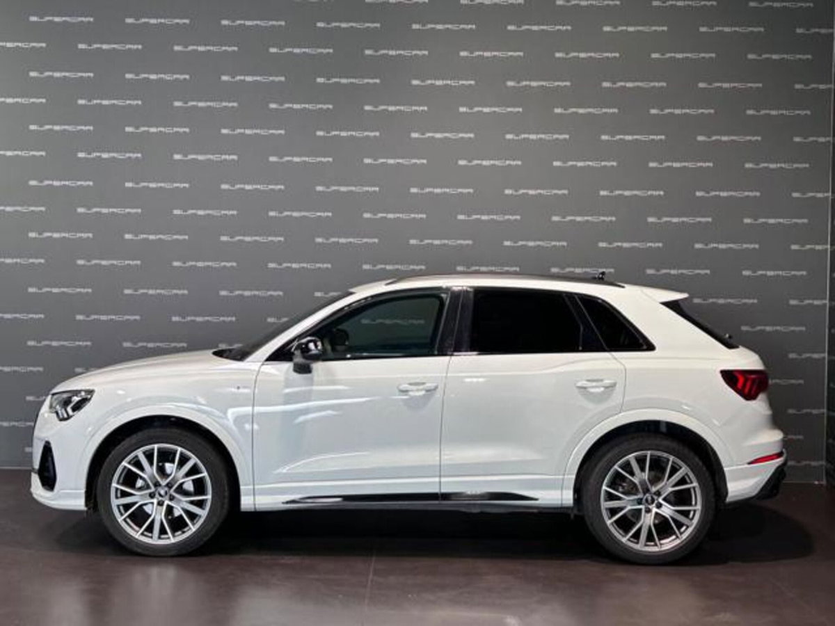 Audi Q3 35 2.0 tdi Identity Black s-tronic (5)