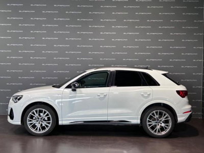 Audi Q3 35 2.0 tdi Identity Black s-tronic (5)