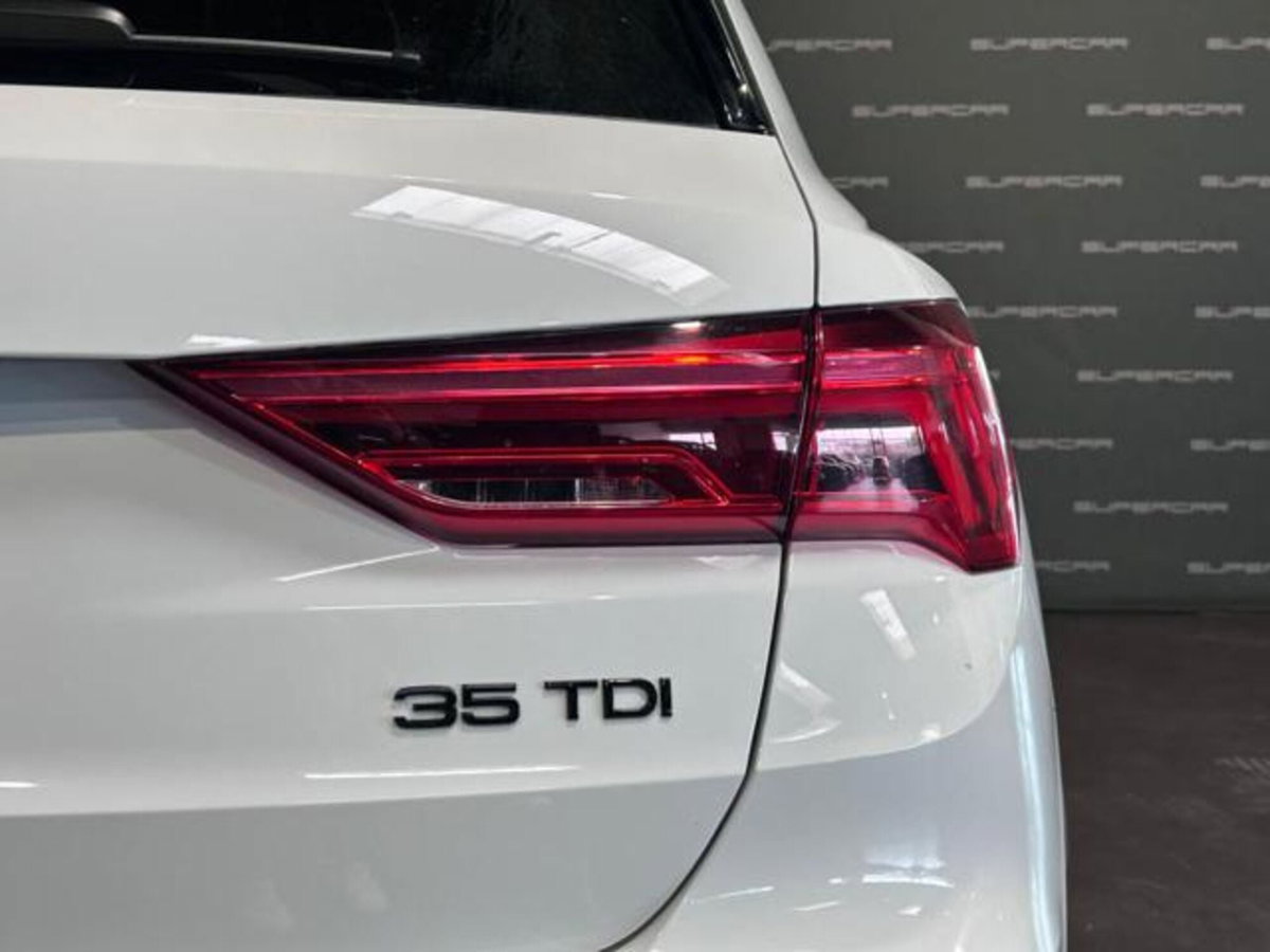 Audi Q3 35 2.0 tdi Identity Black s-tronic (6)