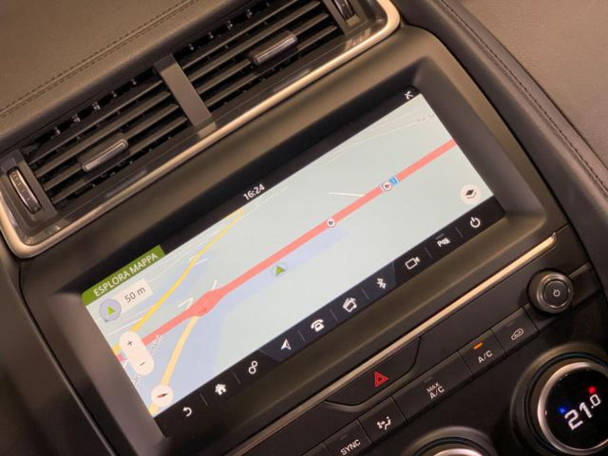 Jaguar E-Pace 2.0D 150 CV AWD aut. S (14)
