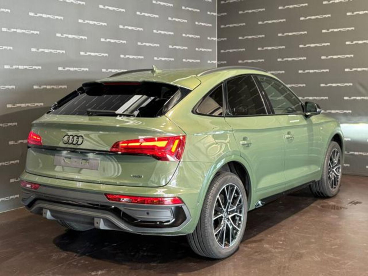 Audi Q5 Sportback 40 2.0 tdi mhev 12V Identity Black quattro s-tronic (3)