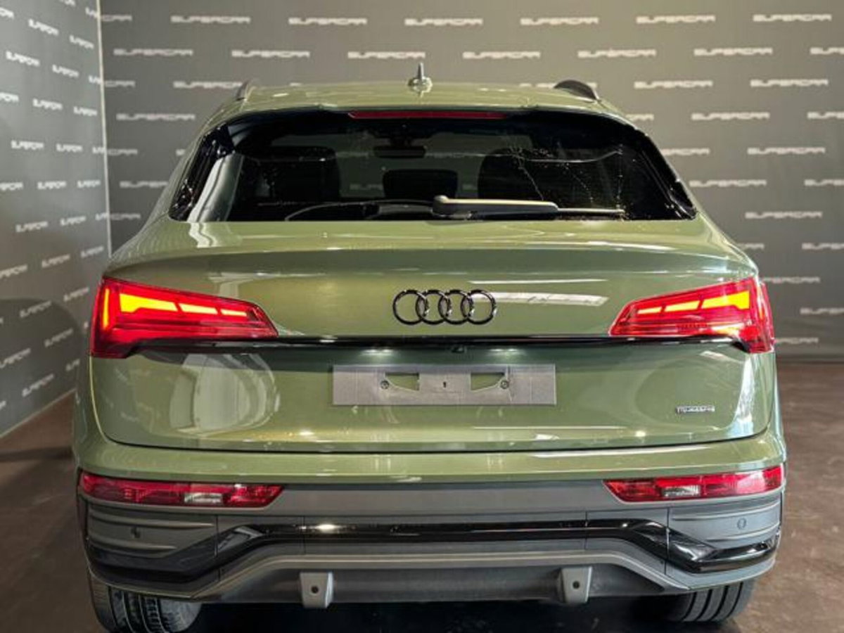 Audi Q5 Sportback 40 2.0 tdi mhev 12V Identity Black quattro s-tronic (4)