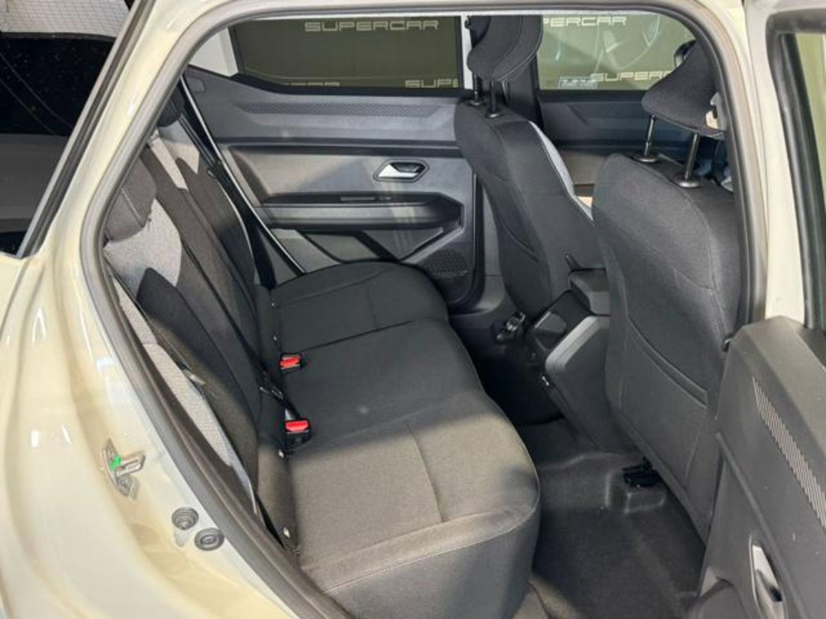 Dacia Duster 1.8 hybrid Journey 155cv auto (13)