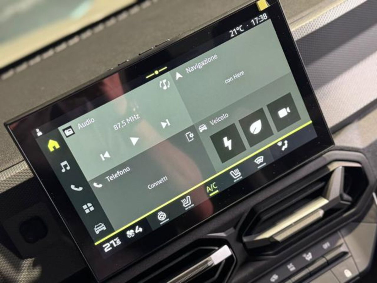 Dacia Duster 1.8 hybrid Journey 155cv auto (14)
