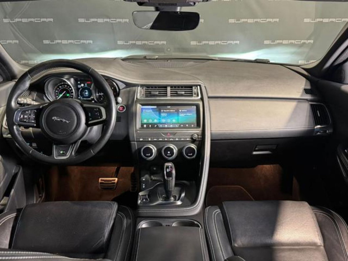 Jaguar E-Pace 2.0D 150 CV AWD aut. R-Dynamic (10)