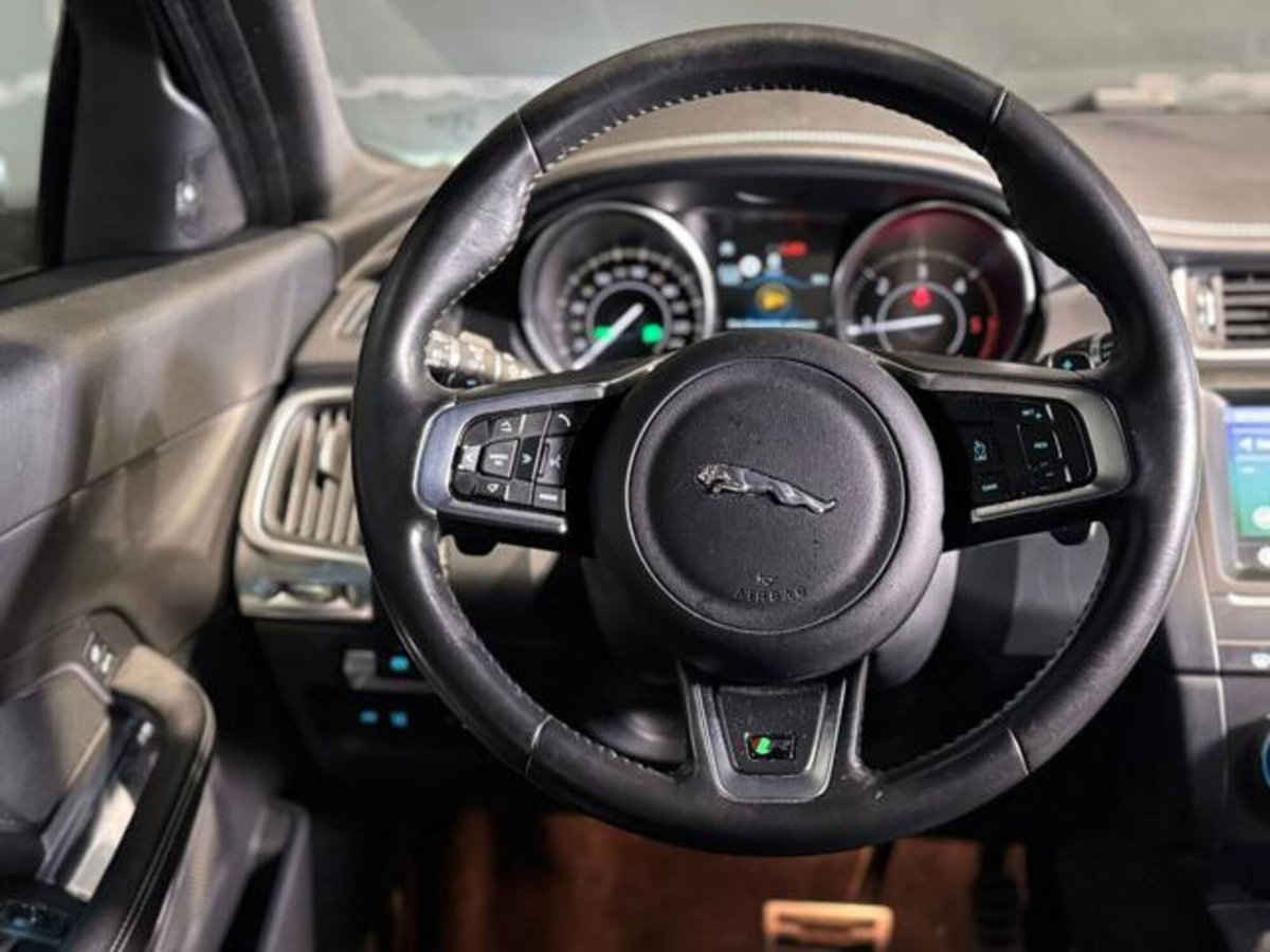 Jaguar E-Pace 2.0D 150 CV AWD aut. R-Dynamic (11)