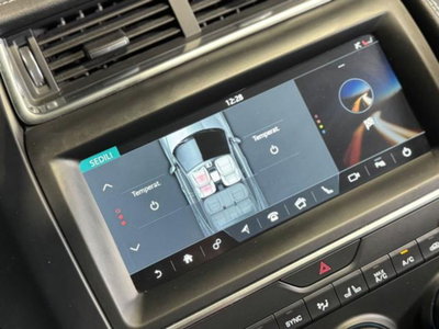 Jaguar E-Pace 2.0D 150 CV AWD aut. R-Dynamic (15)
