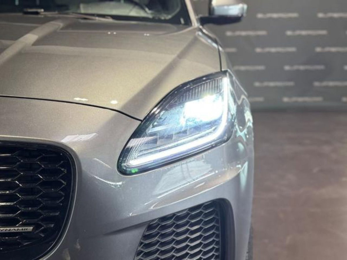 Jaguar E-Pace 2.0D 150 CV AWD aut. R-Dynamic (7)