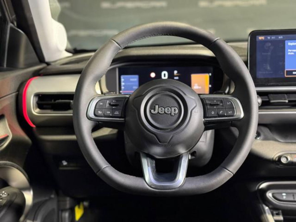 Jeep Avenger 1.2 turbo e-hybrid mhev Summit fwd 110cv edct6 (11)