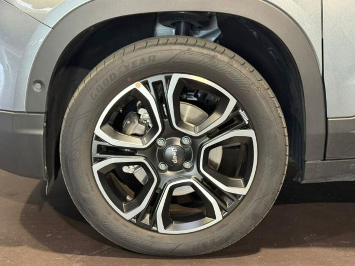 Jeep Avenger 1.2 turbo e-hybrid mhev Summit fwd 110cv edct6 (8)