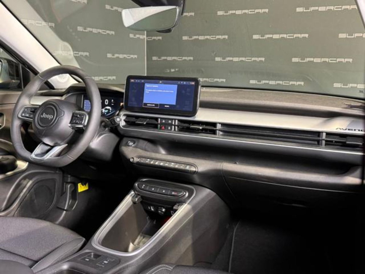 Jeep Avenger 1.2 turbo e-hybrid mhev Summit fwd 110cv edct6 (9)