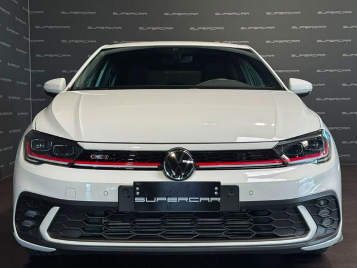 Volkswagen Polo 2.0 tsi GTI dsg (2)