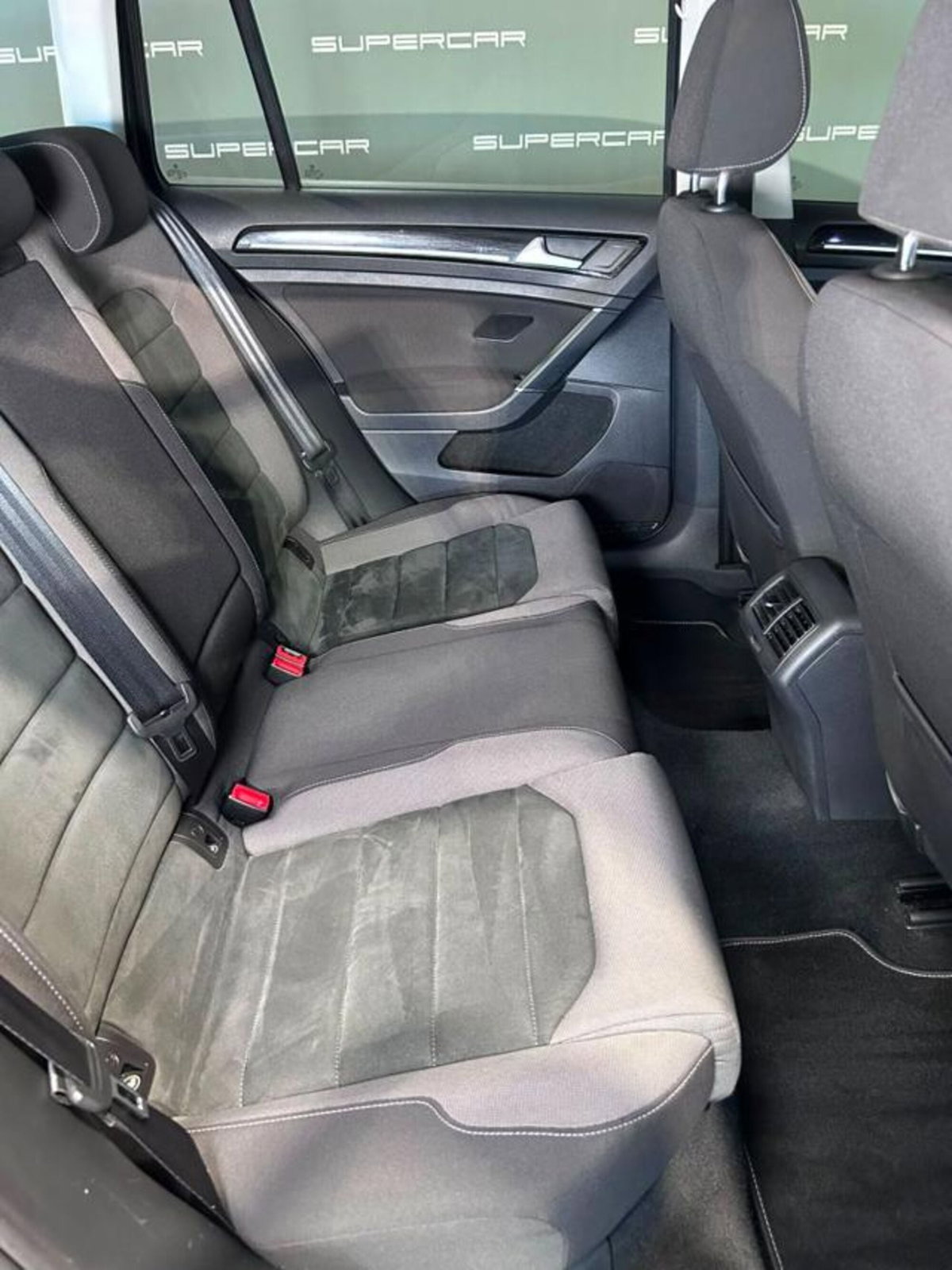 Volkswagen Golf Variant 1.4 TGI DSG Executive BlueMotion (13)