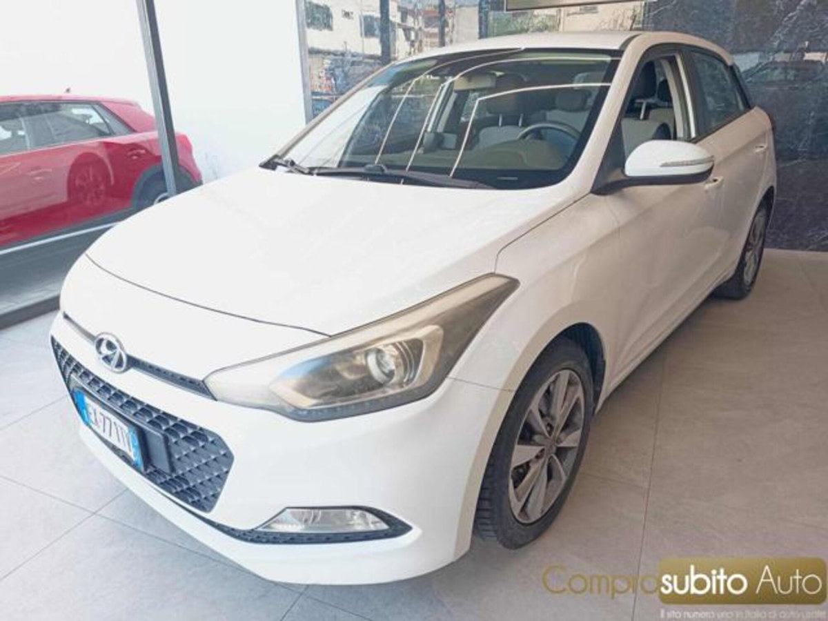 Hyundai i20 1.1 CRDi 12V 5 porte Comfort (2)
