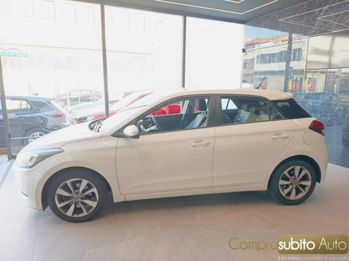 Hyundai i20 1.1 CRDi 12V 5 porte Comfort (8)