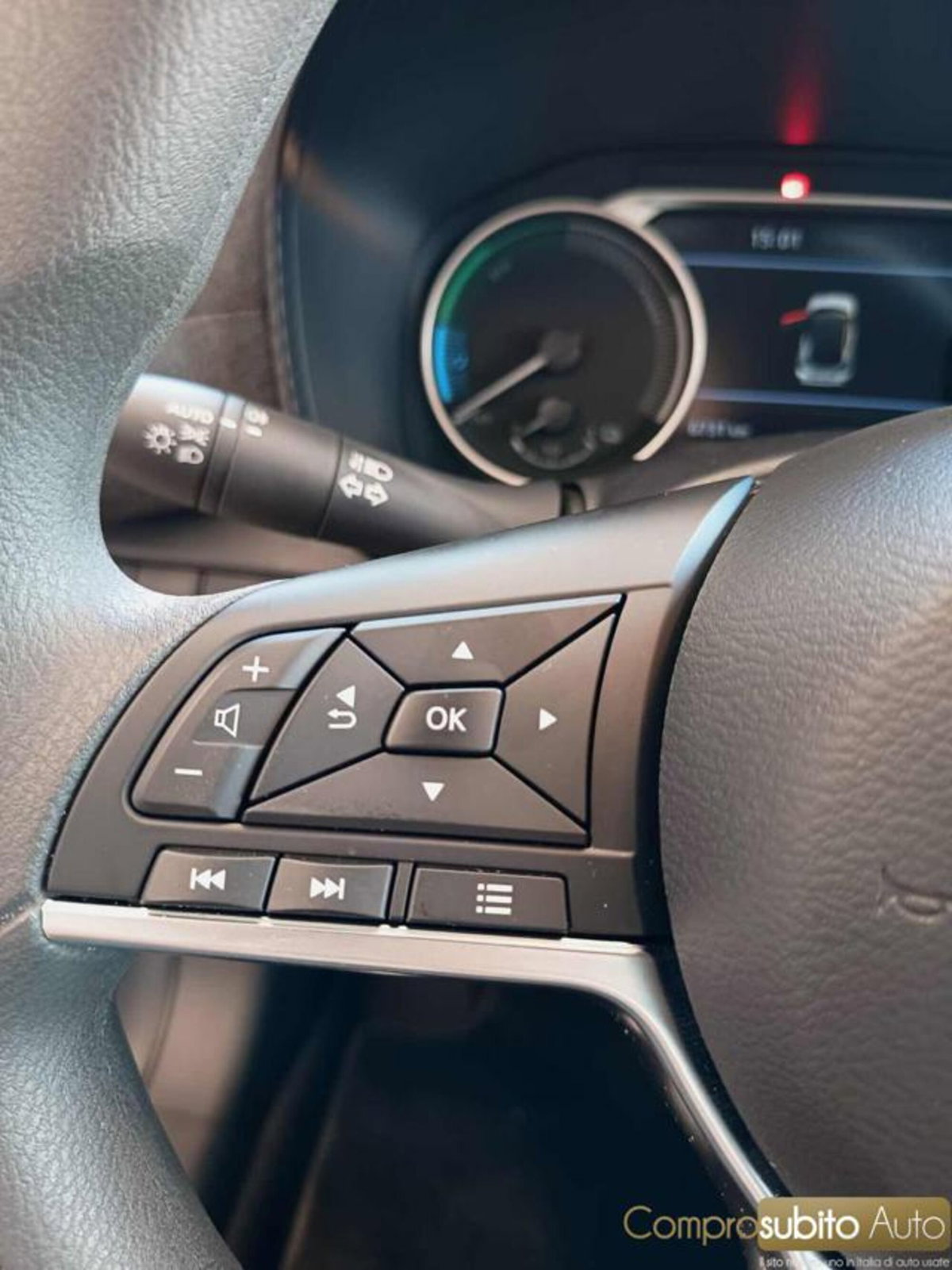 Nissan Juke 1.6 hev N-Connecta (13)