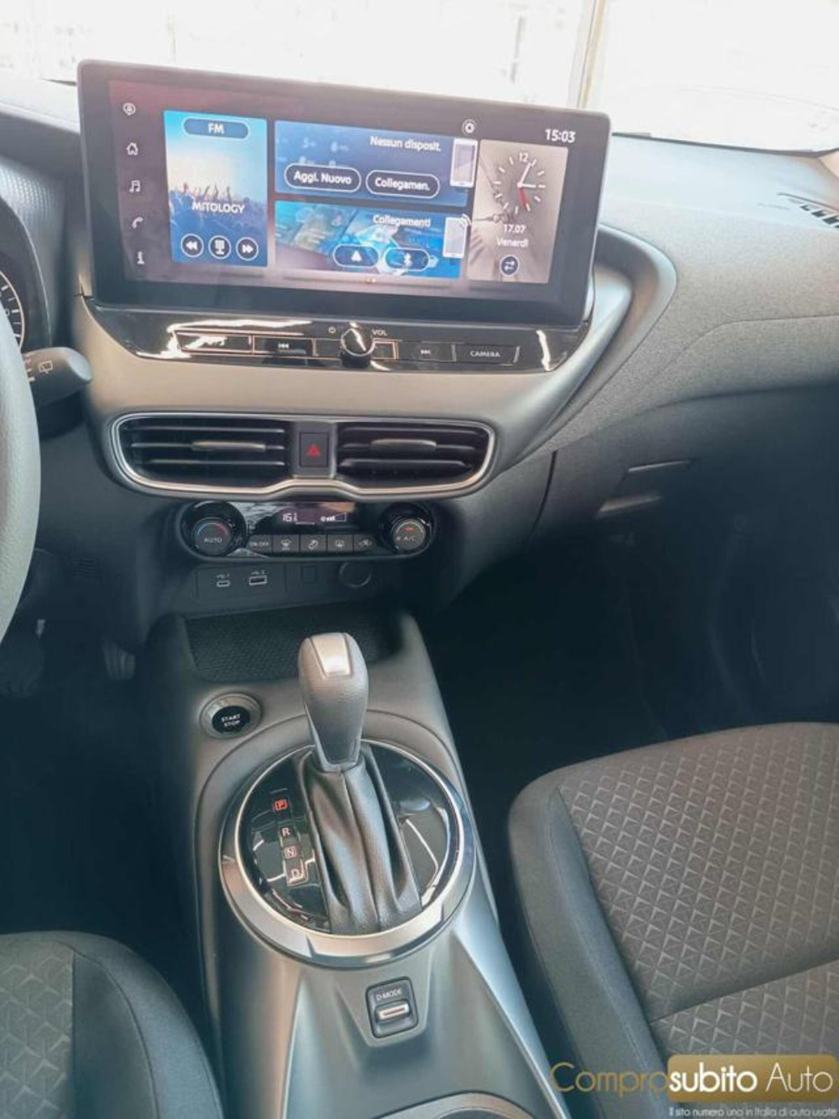 Nissan Juke 1.6 hev N-Connecta (17)