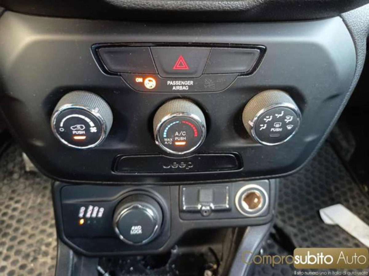 Jeep Renegade 2.0 Mjt 170CV 4WD Active Drive Low Trailhawk (8)