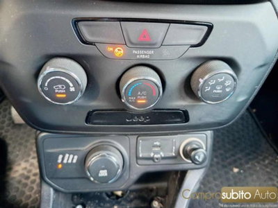 Jeep Renegade 2.0 Mjt 140CV 4WD Active Drive Low Limited (13)