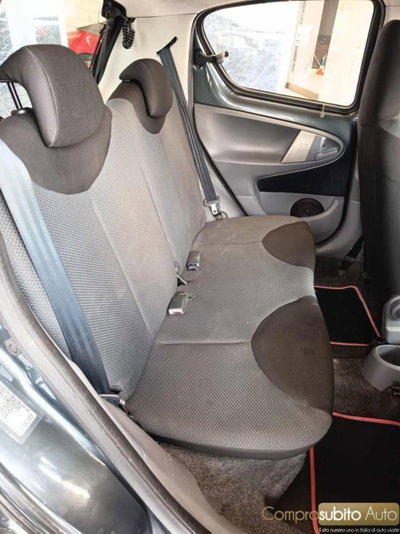 Toyota Aygo 1.0 12V VVT-i 5 porte (10)