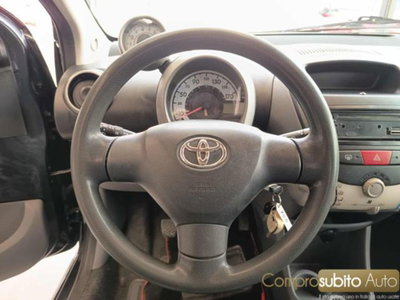 Toyota Aygo 1.0 12V VVT-i 5 porte (11)