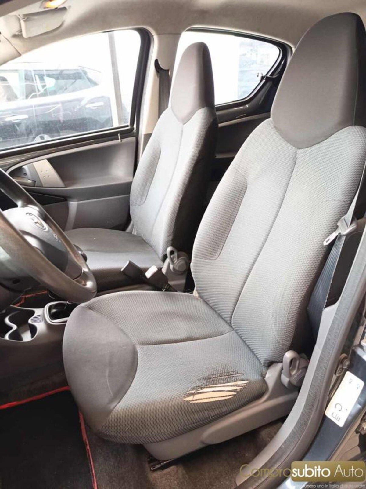 Toyota Aygo 1.0 12V VVT-i 5 porte (13)