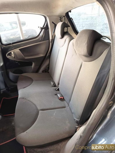 Toyota Aygo 1.0 12V VVT-i 5 porte (14)