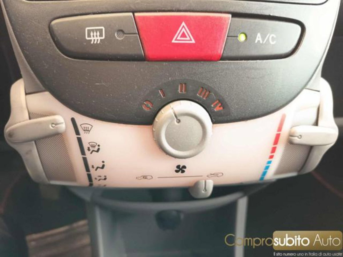 Toyota Aygo 1.0 12V VVT-i 5 porte (18)