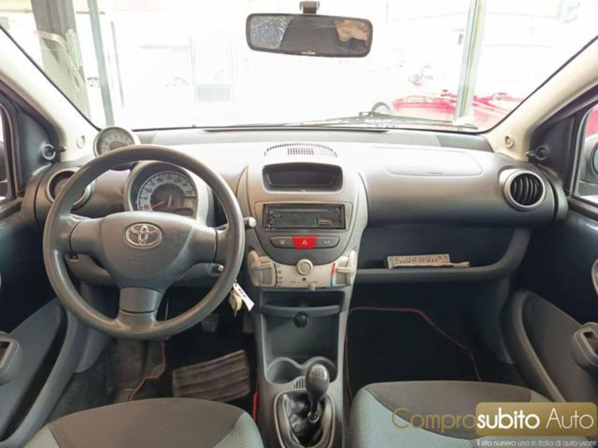 Toyota Aygo 1.0 12V VVT-i 5 porte (20)